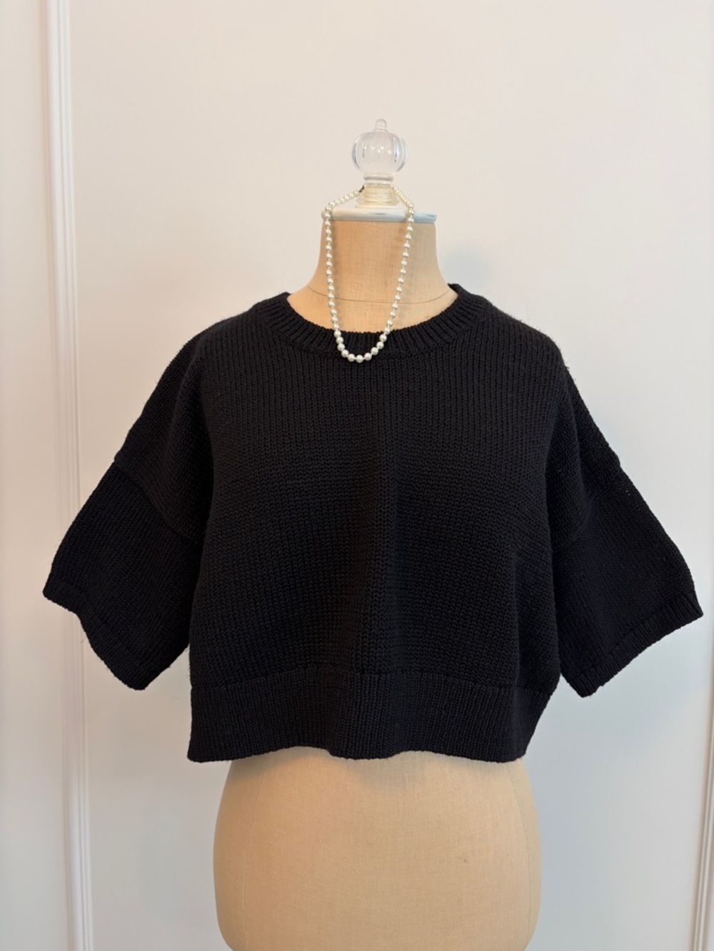 Banana Republic Black Cropped Knit Pullover, S, EUC